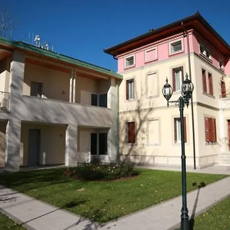 Delle Rose Apartment *